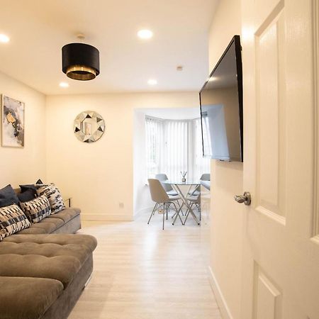 Glasgow City, West End, Private Parking Экстерьер фото