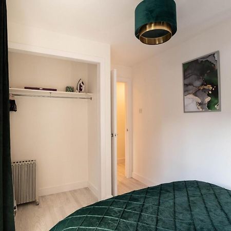Glasgow City, West End, Private Parking Экстерьер фото