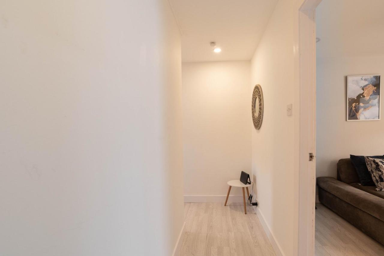 Glasgow City, West End, Private Parking Экстерьер фото