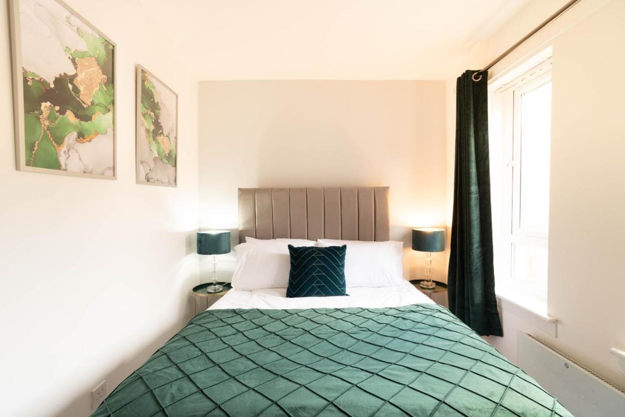 Glasgow City, West End, Private Parking Экстерьер фото