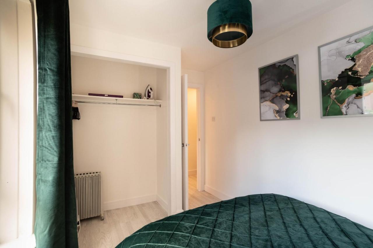 Glasgow City, West End, Private Parking Экстерьер фото